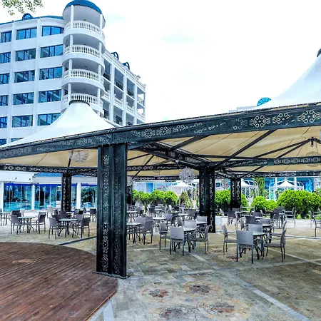 Chaika Хотел 3*