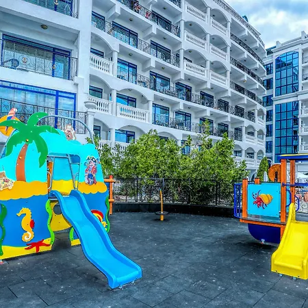 Хотел Chaika 3*