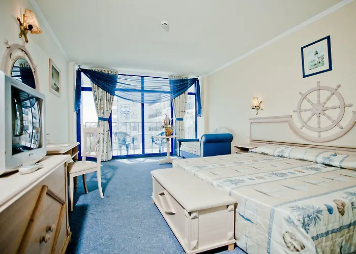 Ξενοδοχείο Chaika 3*